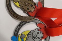 Kolorowe medale odlewane, na turniej karate
